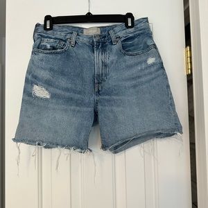 Everlane- the denim short size 27